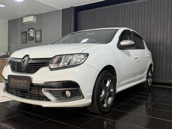 RENAULT SANDERO 1.6 16V SCE FLEX GT LINE MANUAL RENAULT SANDERO 1.6 16V SCE FLEX GT LINE MANUAL